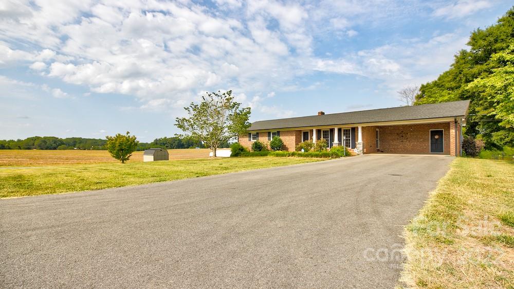 26009 Mulberry Road Albemarle, NC 28001 - Photo 2 of 37 Gallery Image 2