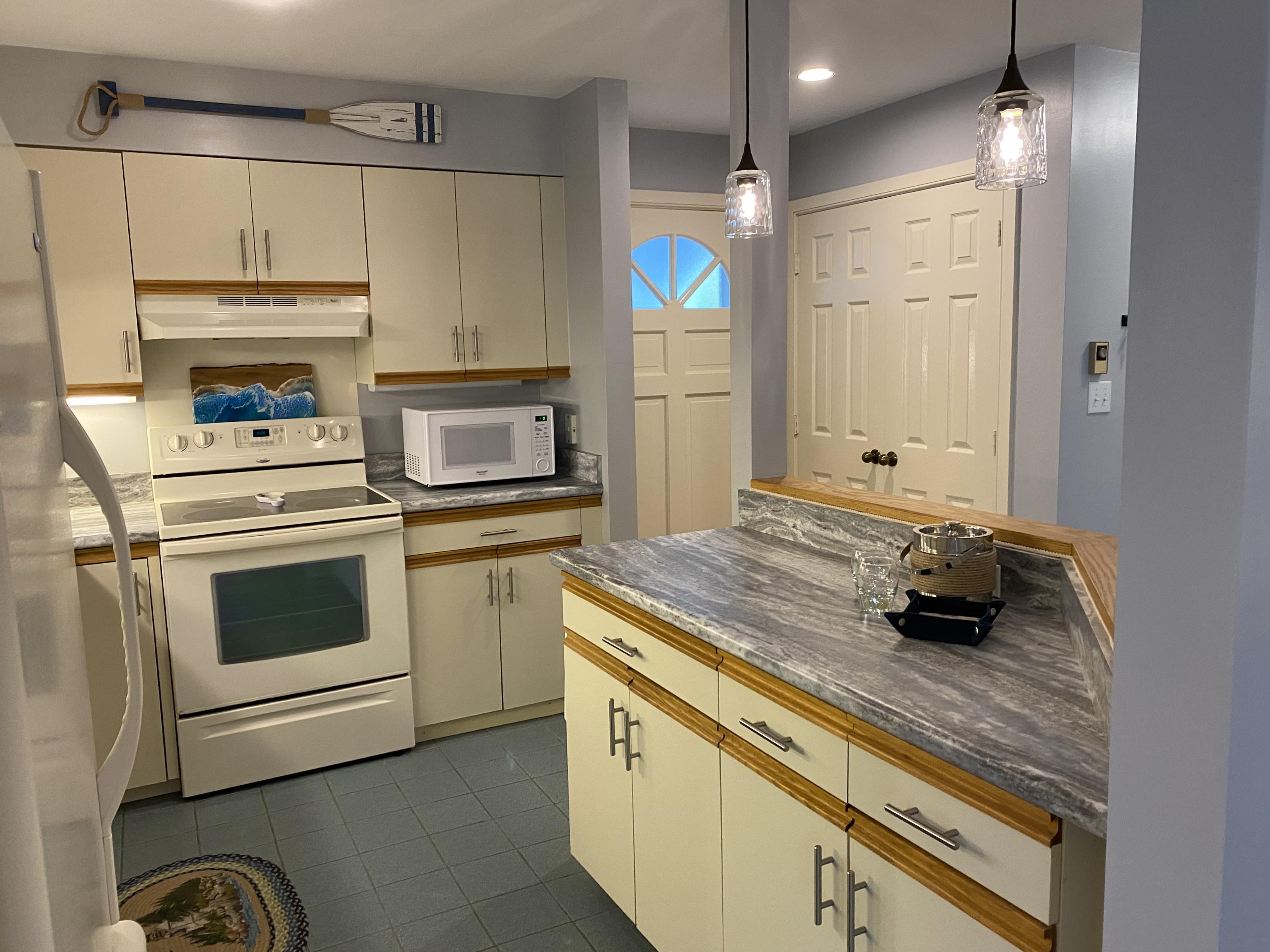 52 Ocean Ridge Drive, Unit B East Boothbay, ME 04544 - Photo 7 of 24 IMG_2487