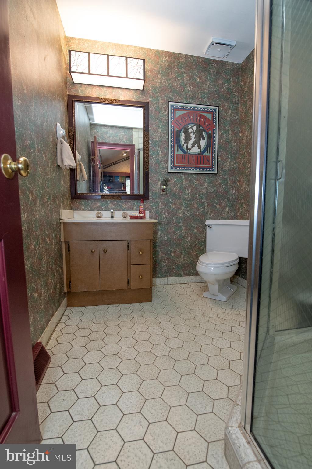 1166 Mettler Road Huntingdon Valley, PA 19006 - Photo 19 of 54 Office attached Bath