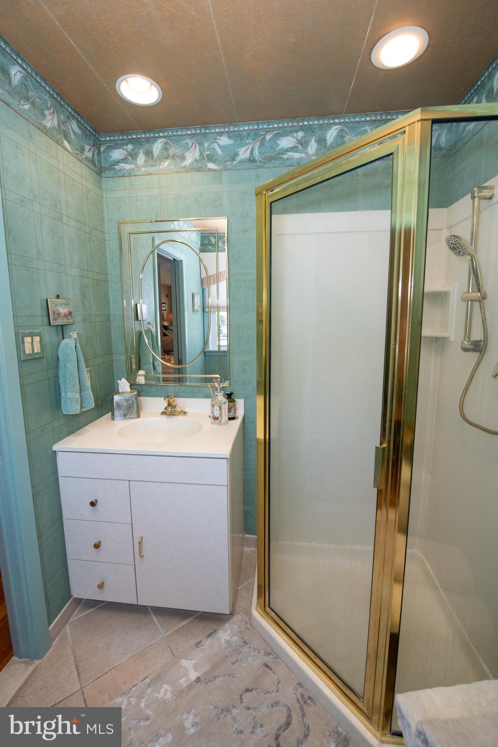 1166 Mettler Road Huntingdon Valley, PA 19006 - Photo 29 of 54 Primary Bath