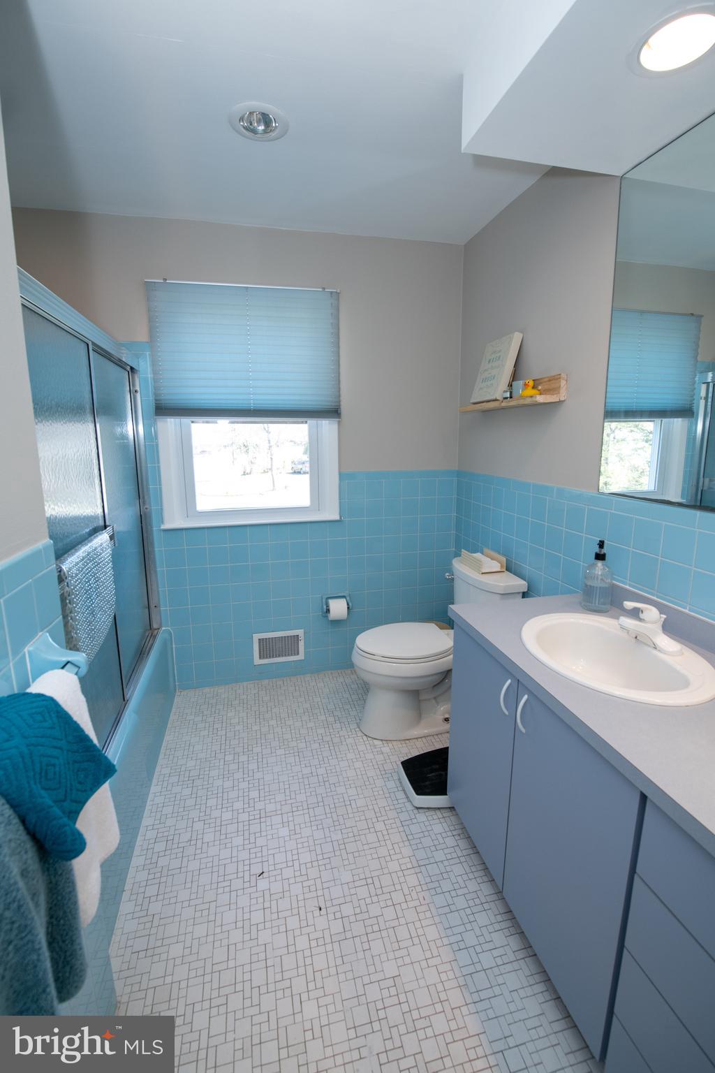 1166 Mettler Road Huntingdon Valley, PA 19006 - Photo 41 of 54 Hall Bath