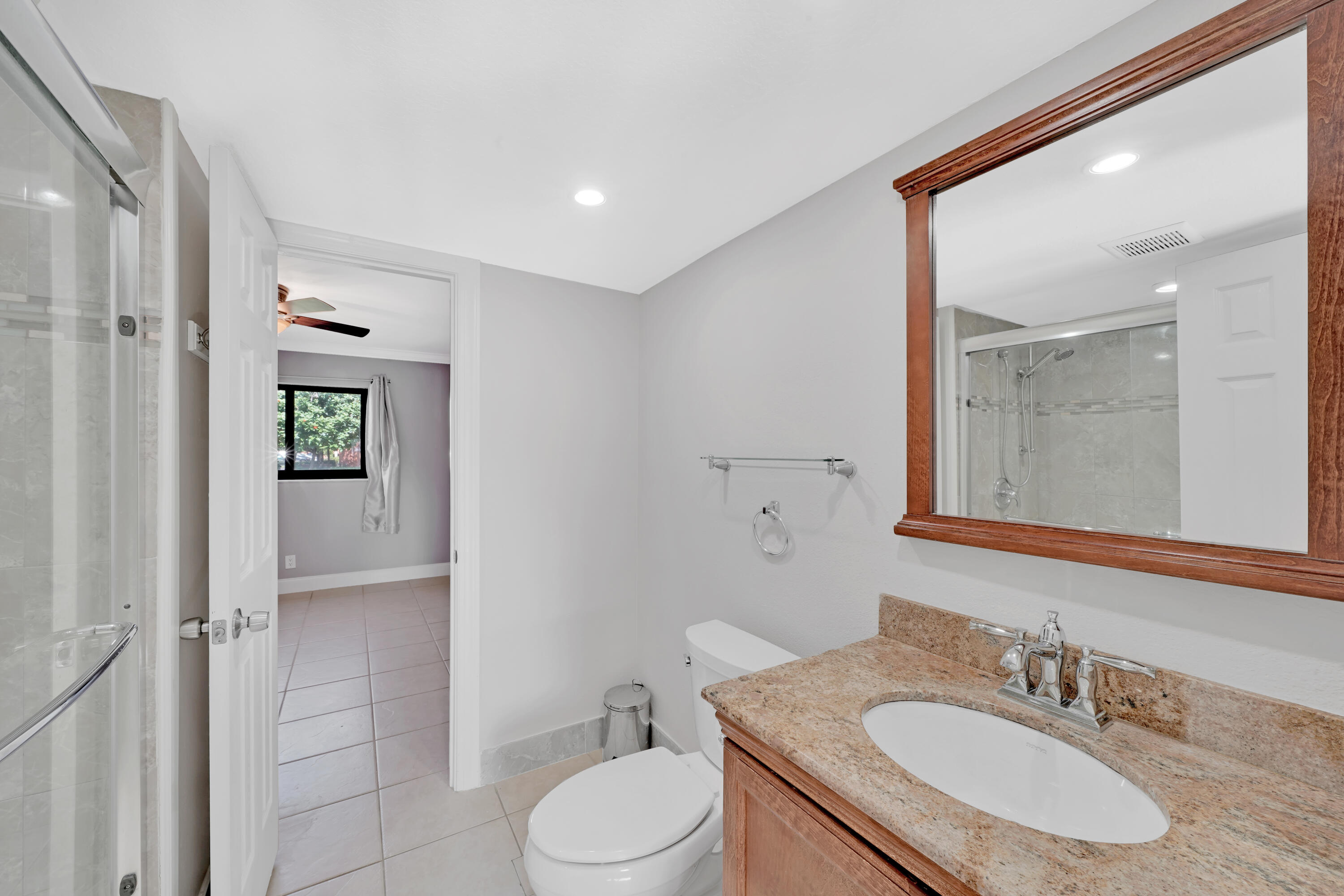 50 Southeast 12th Street, Unit 1320 Boca Raton, FL 33432 - Photo 24 of 39 7 Jack and Jill Bathroom (2)