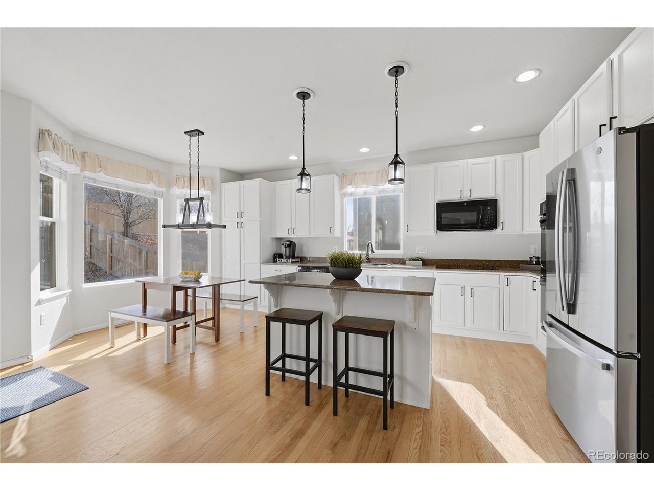 10468 Wagon Box Circle Highlands Ranch, CO 80130 - Photo 7 of 35 Kitchen