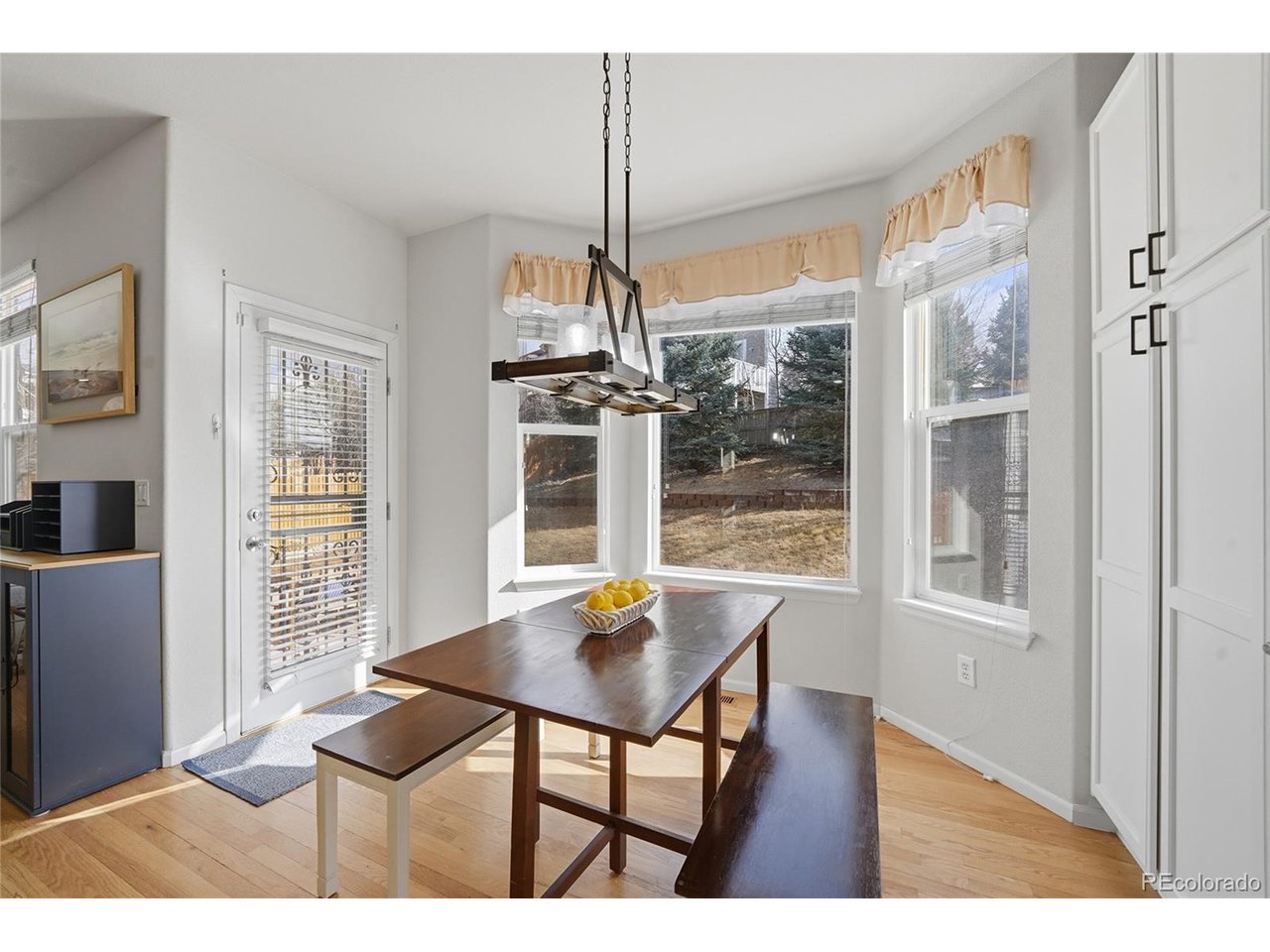 10468 Wagon Box Circle Highlands Ranch, CO 80130 - Photo 8 of 35 Kitchen