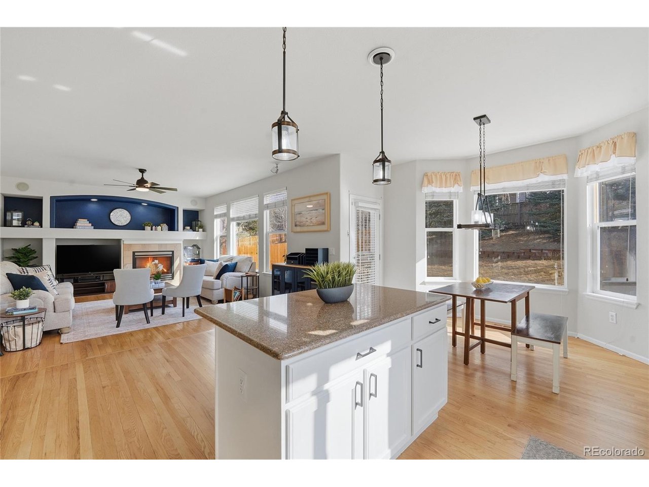 10468 Wagon Box Circle Highlands Ranch, CO 80130 - Photo 10 of 35 Kitchen