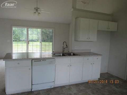 4352 North Jennings Road Flint, MI 48504 - Photo 10 of 24 20415287-9.JPG