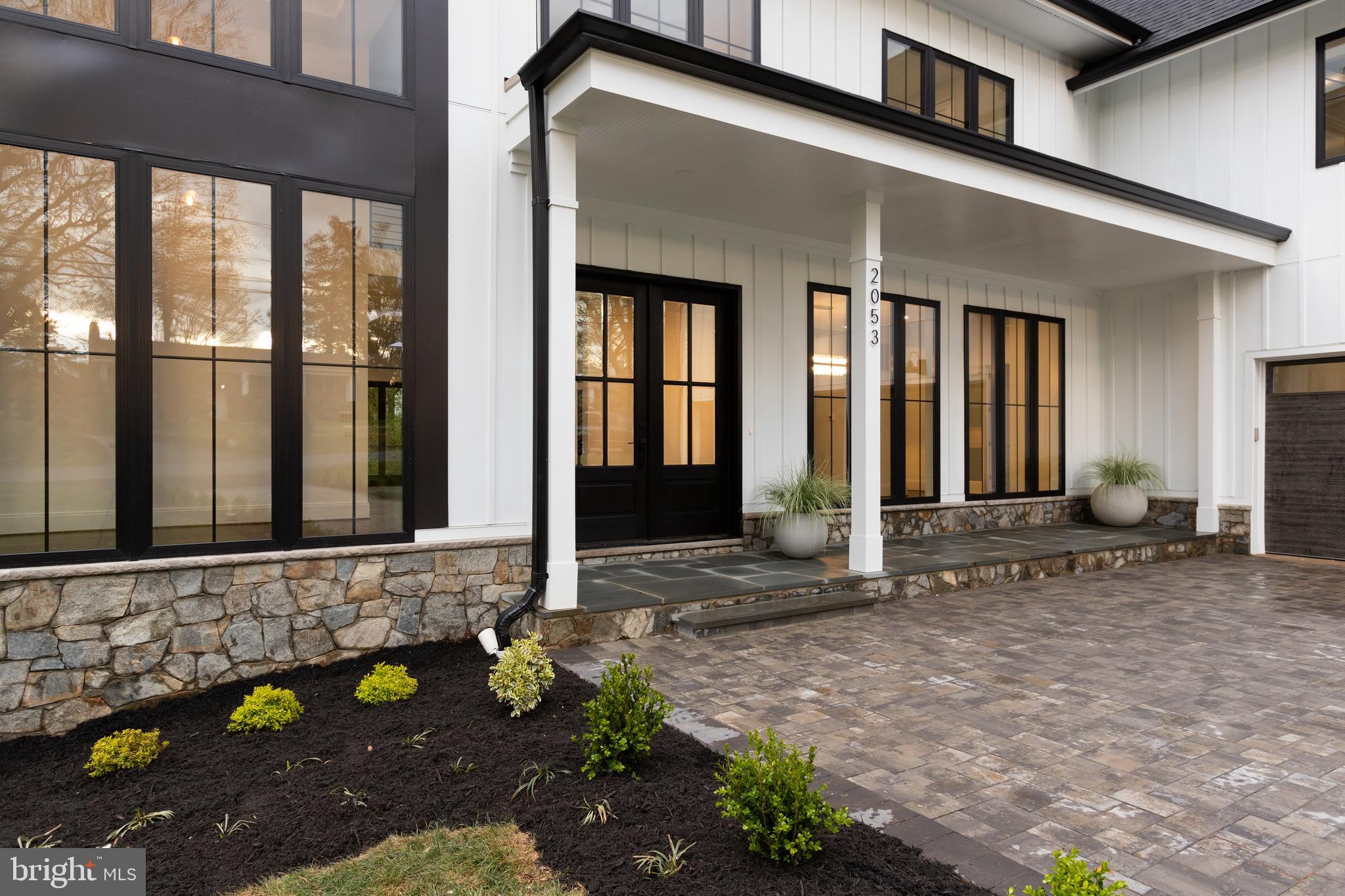 2053 Rockingham Street McLean, VA 22101 - Photo 4 of 82