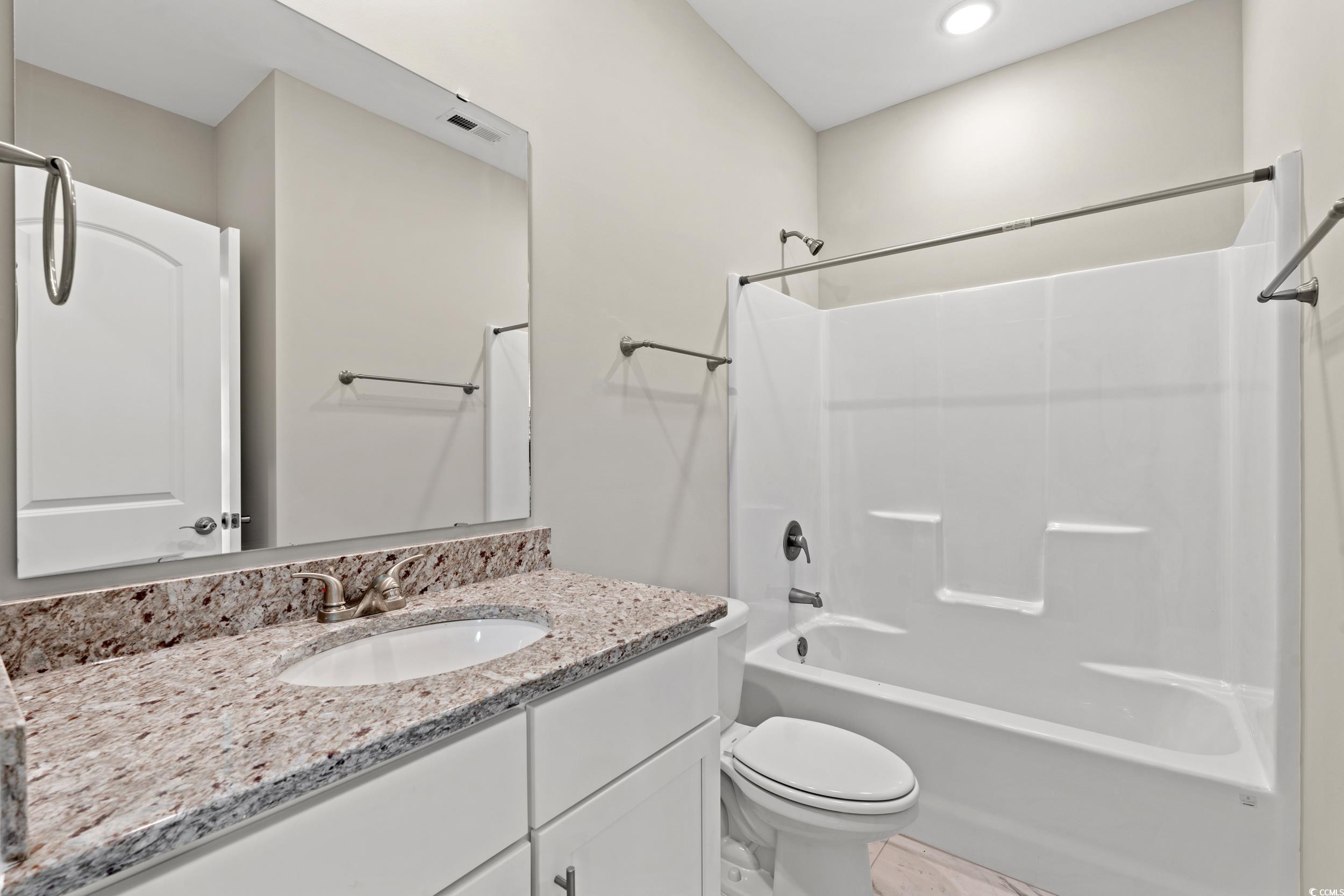 344 Kiskadee Loop, Unit E Conway, SC 29526 - Photo 9 of 36 Full bathroom with bathing tub / shower combinatio