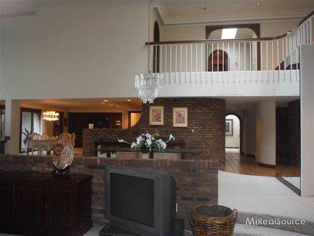 916 Lake Shore Road Grosse Pointe, MI 48236 - Photo 20 of 30 31181165-19.JPG