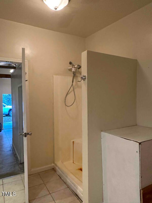 2222 Highway 210 Smithfield, NC 27577 - Photo 10 of 12 Studio shower