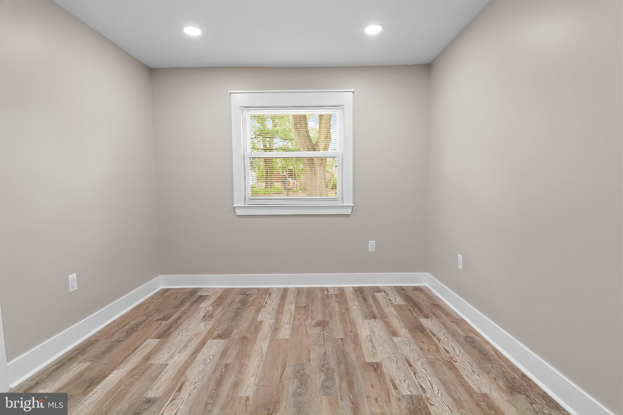 16 Left Wing Drive Middle River, MD 21220 - Photo 18 of 20 Bright and airy blank canvas room.