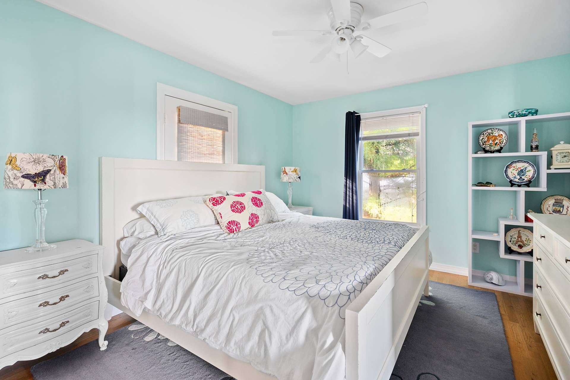 5 South Dorset Drive Montauk, NY 11954 - Photo 4 of 20 a bedroom with a bed and a dresser