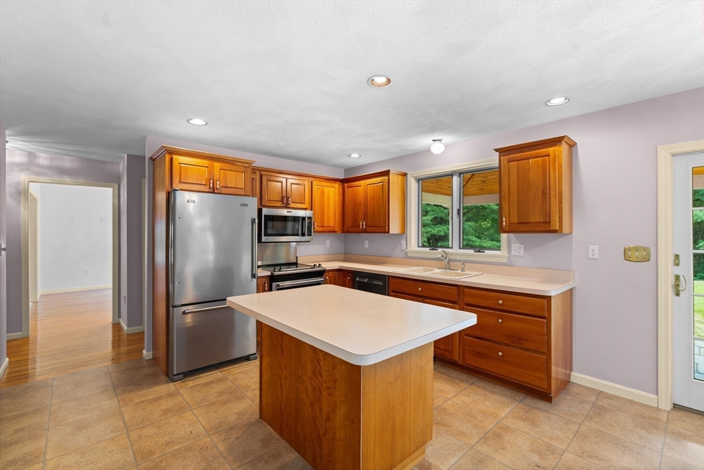 61 Spruce Road North Reading, MA 01864 - Photo 26 of 42 Gallery Image 26