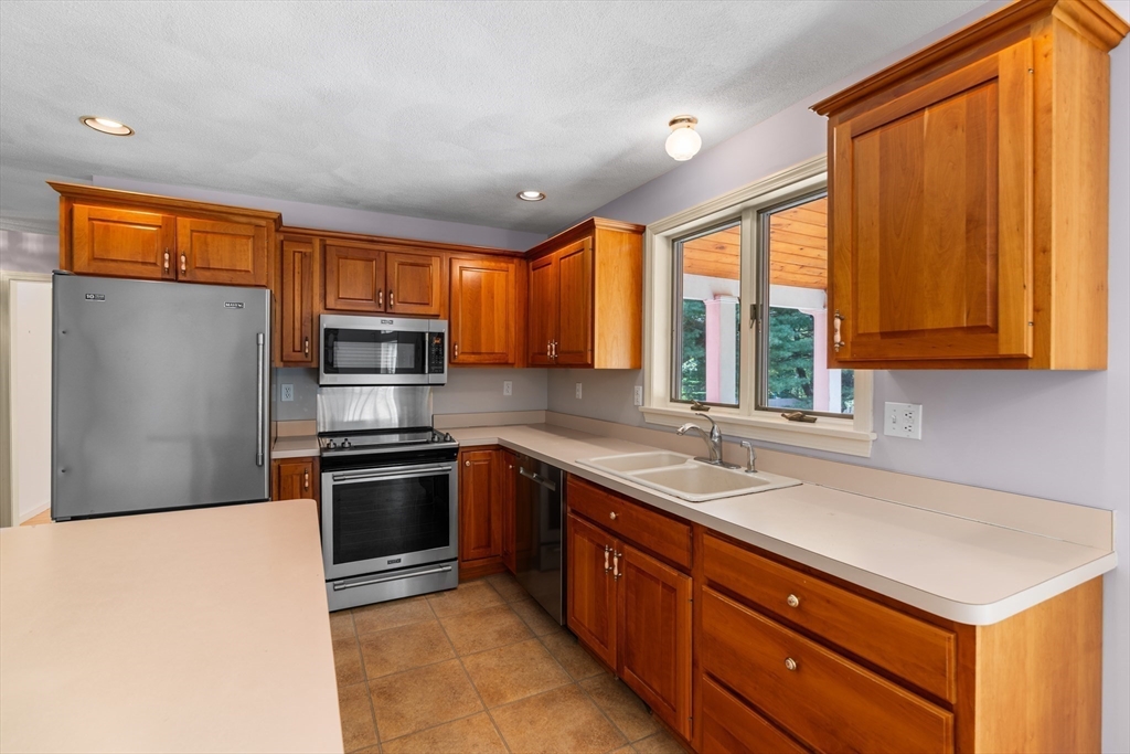 61 Spruce Road North Reading, MA 01864 - Photo 33 of 42 Gallery Image 33