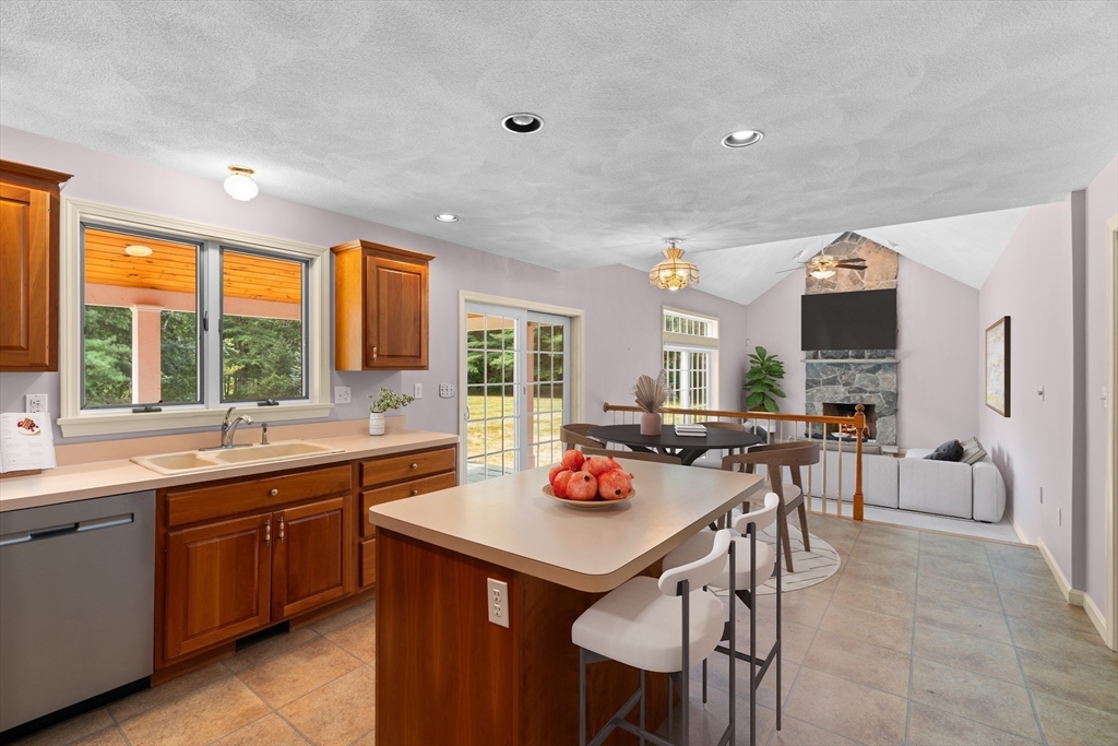 61 Spruce Road North Reading, MA 01864 - Photo 7 of 42 Gallery Image 7
