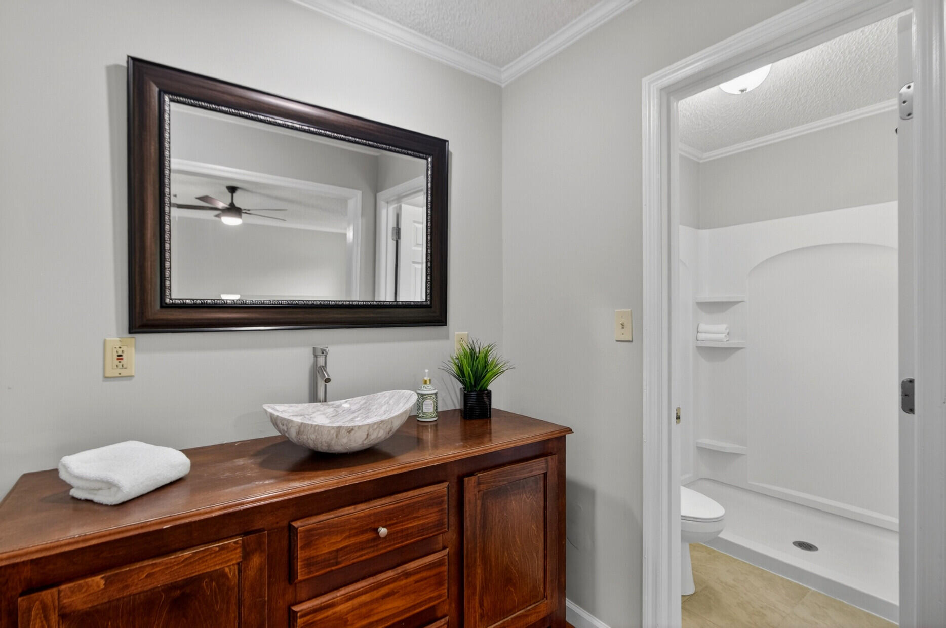 1824 Highway 61 Ridgeville, SC 29472 - Photo 20 of 35 20. Separate shower and toilet in Prima