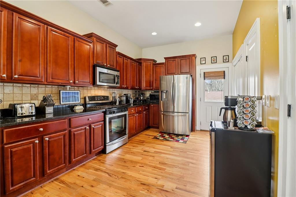 447 Walnut Street Atlanta, GA 30354 - Photo 8 of 23