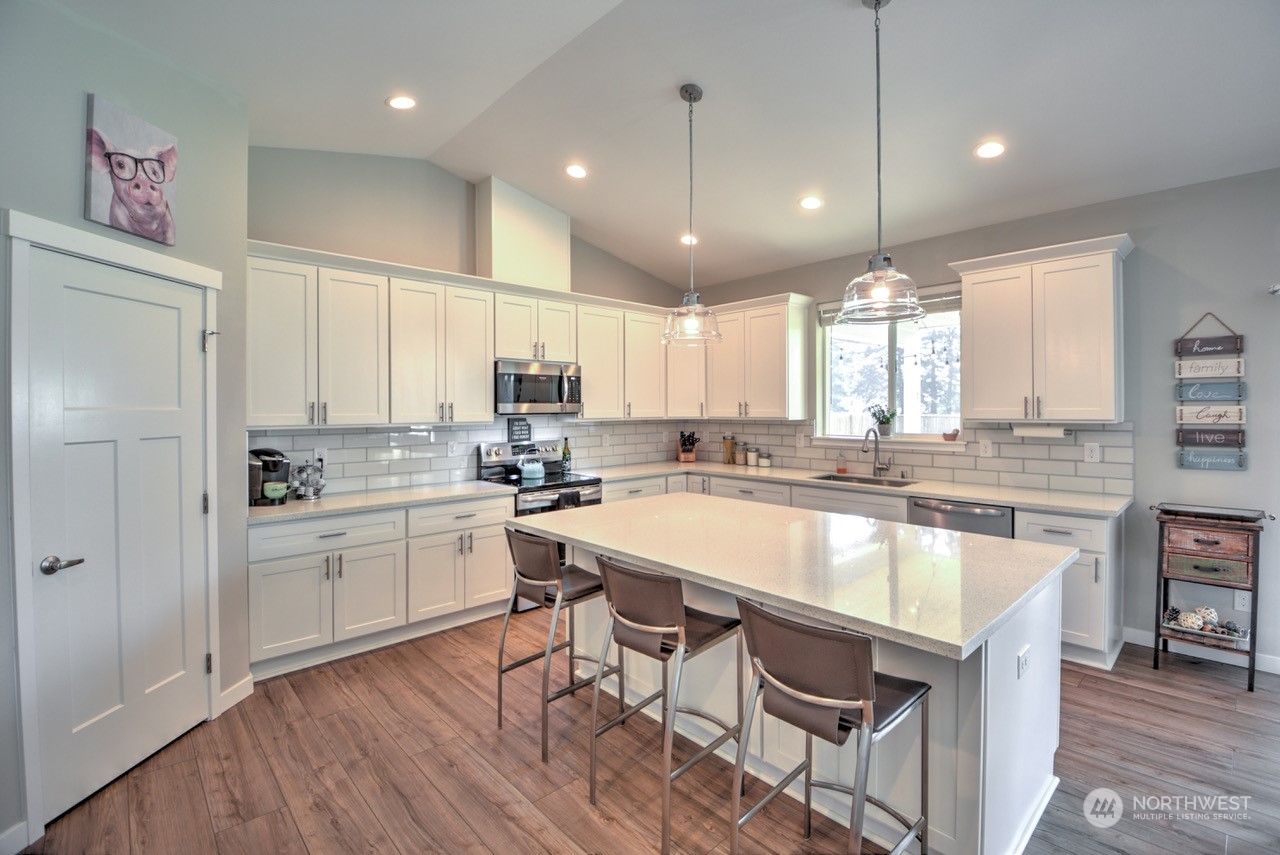 701 Tipsoo Loop North Rainier, WA 98576 - Photo 8 of 40 Gallery Image 8