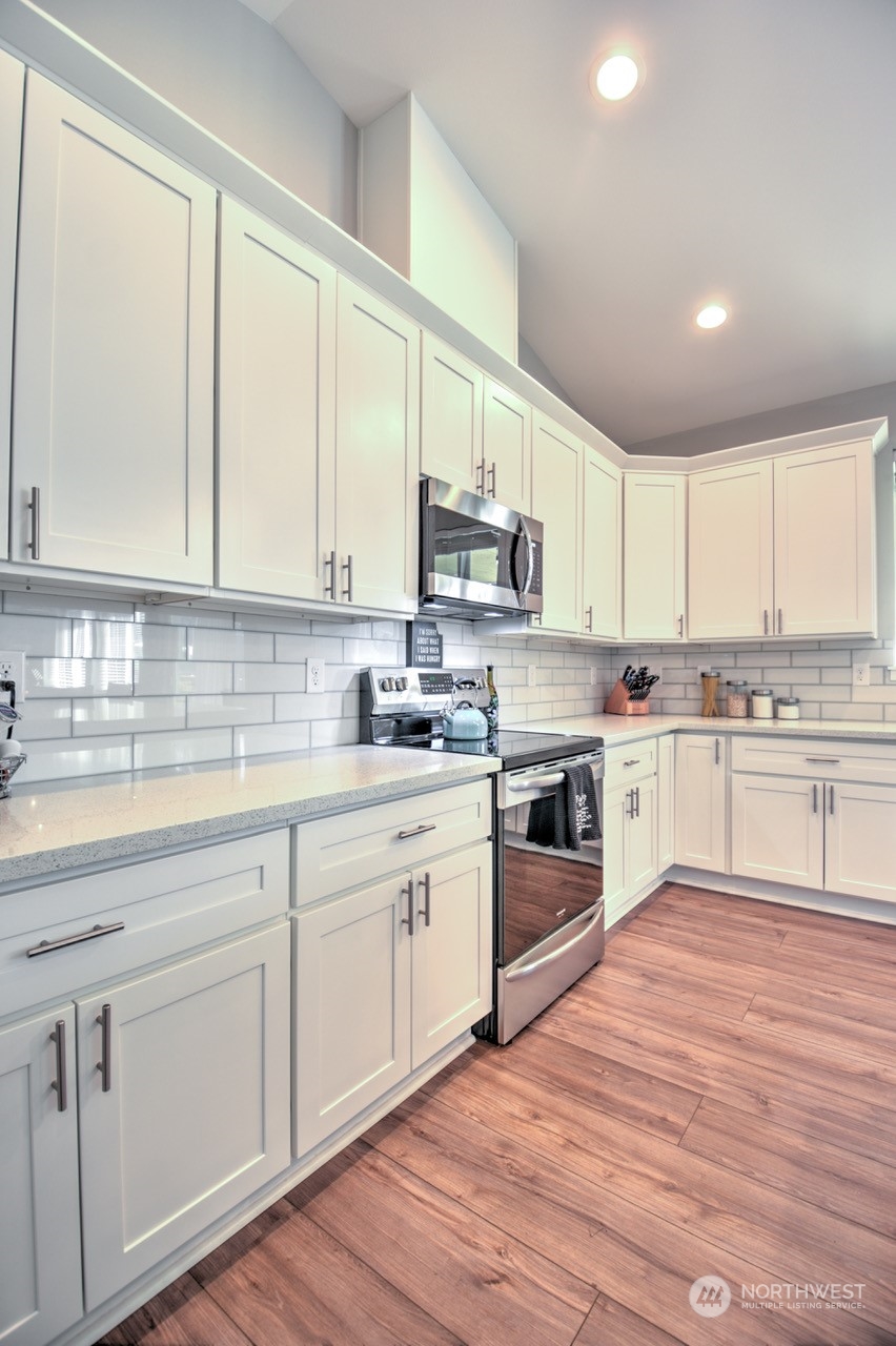 701 Tipsoo Loop North Rainier, WA 98576 - Photo 9 of 40 Gallery Image 9