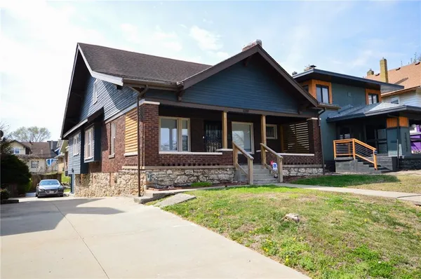 $389,900 | 1319 East 28th Street, Kansas City, MO 64109