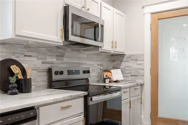 $389,900 | 1319 East 28th Street, Kansas City, MO 64109