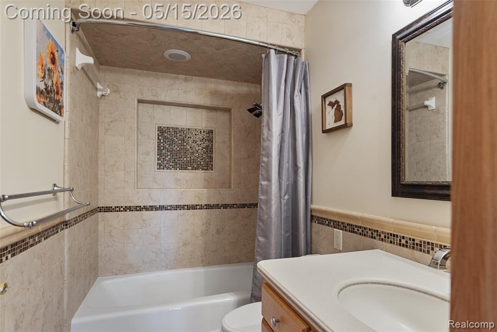 700 Tennyson Rochester Hills, MI 48307 - Photo 22 of 32