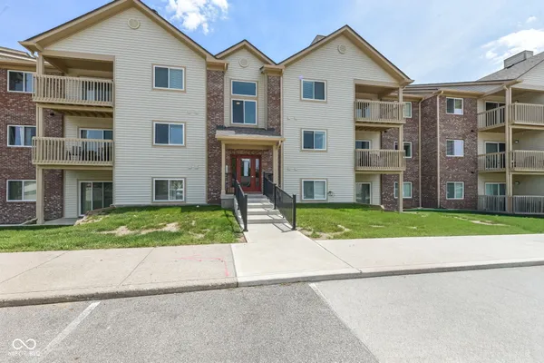 $265,000 | 12517 Timber Creek Drive, Unit 4, Carmel, IN 46032