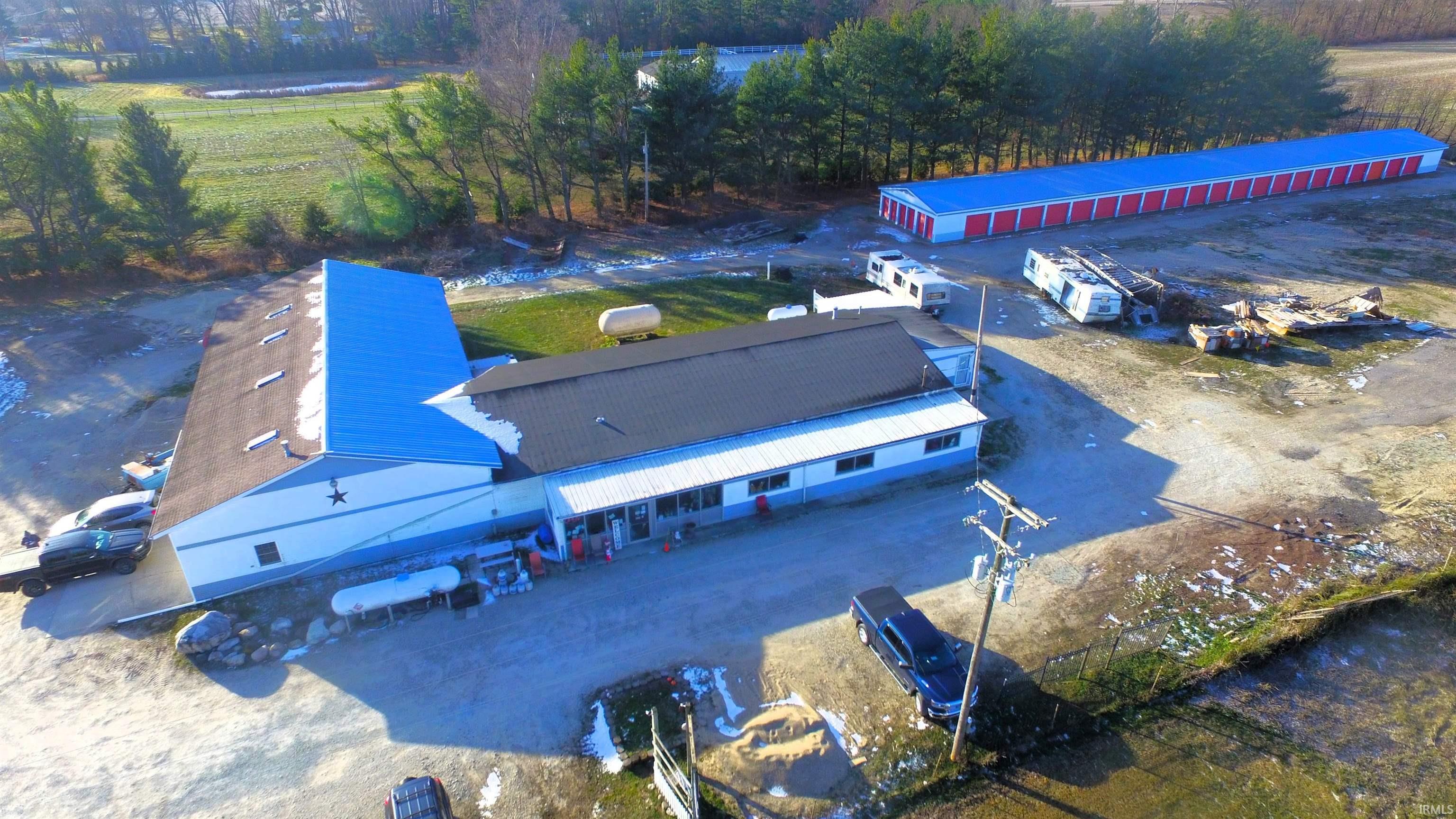 7811 Redwood Road Plymouth, IN 46563 - Photo 3 of 20