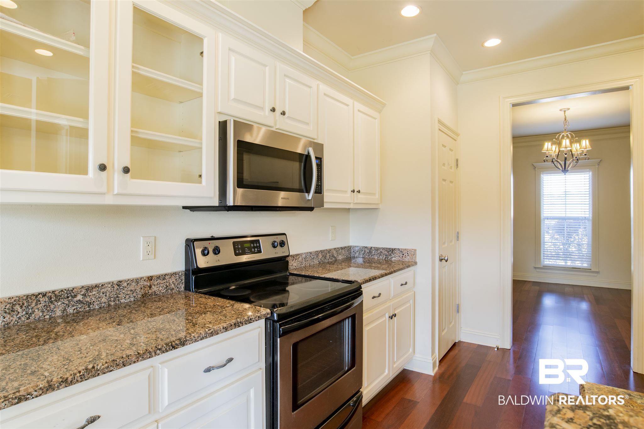 329 Pecan Ridge Boulevard Fairhope, AL 36532 - Photo 4 of 28 Granite Countertops & Hardwood Floors