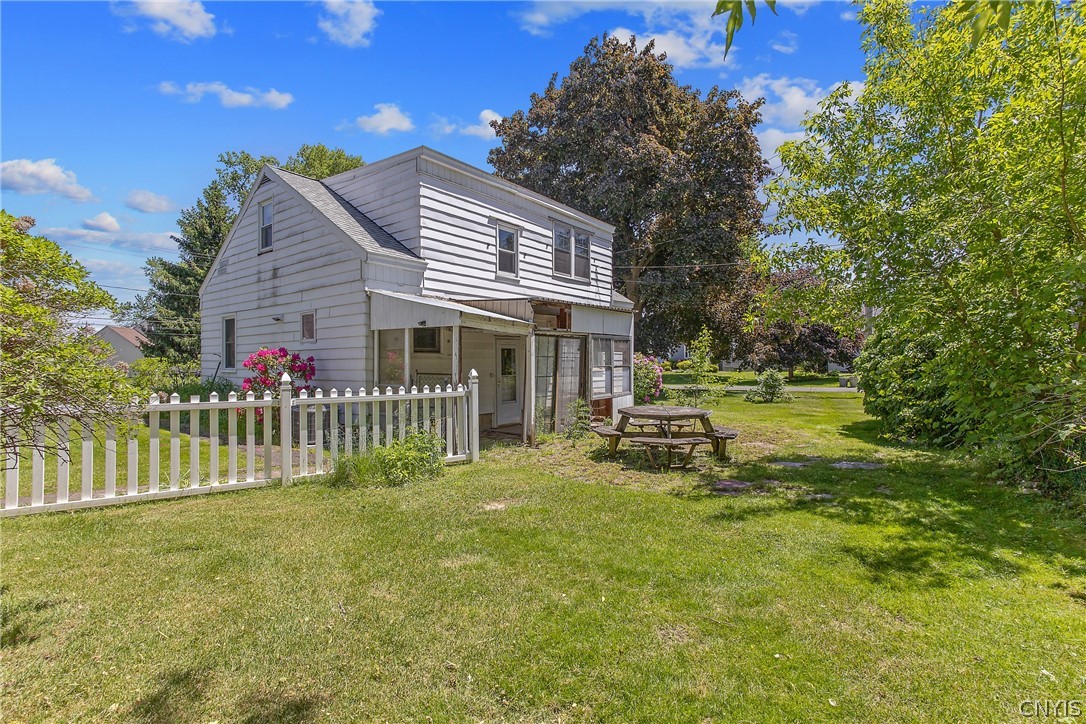 201 Sheridan Road Salina, NY 13090 - Photo 27 of 31