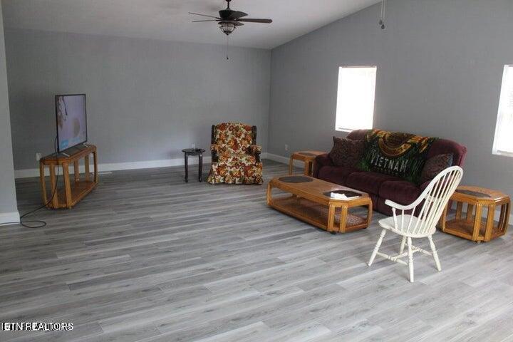 2915 Flat Hollow Road Speedwell, TN 37870 - Photo 15 of 31 17