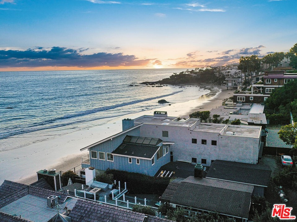 31376 Broad Beach Road Malibu, CA 90265 - Photo 26 of 26 a view of a terrace with chairs