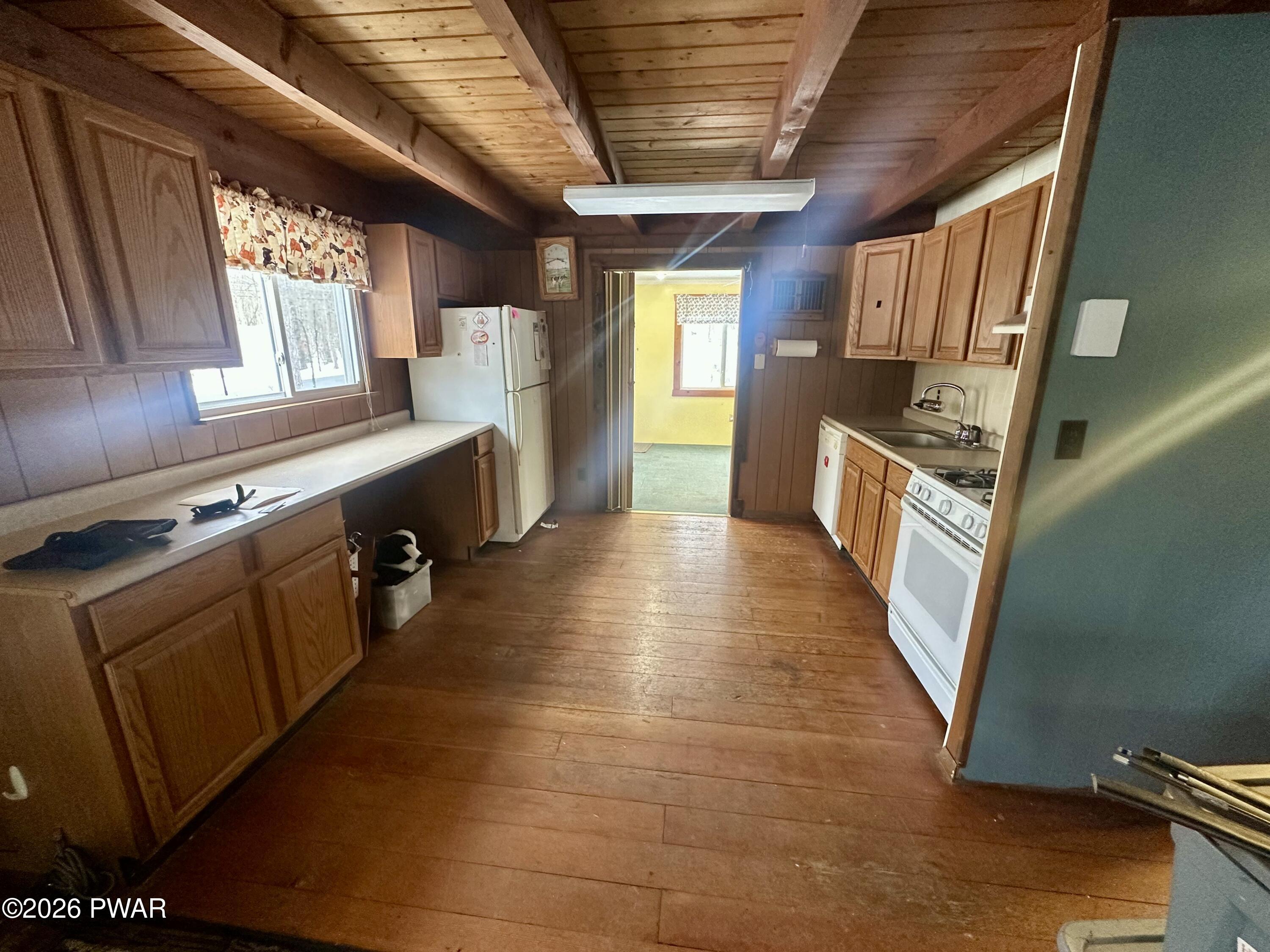350 Oak Hill Road Hawley, PA 18428 - Photo 22 of 42 Kitchen