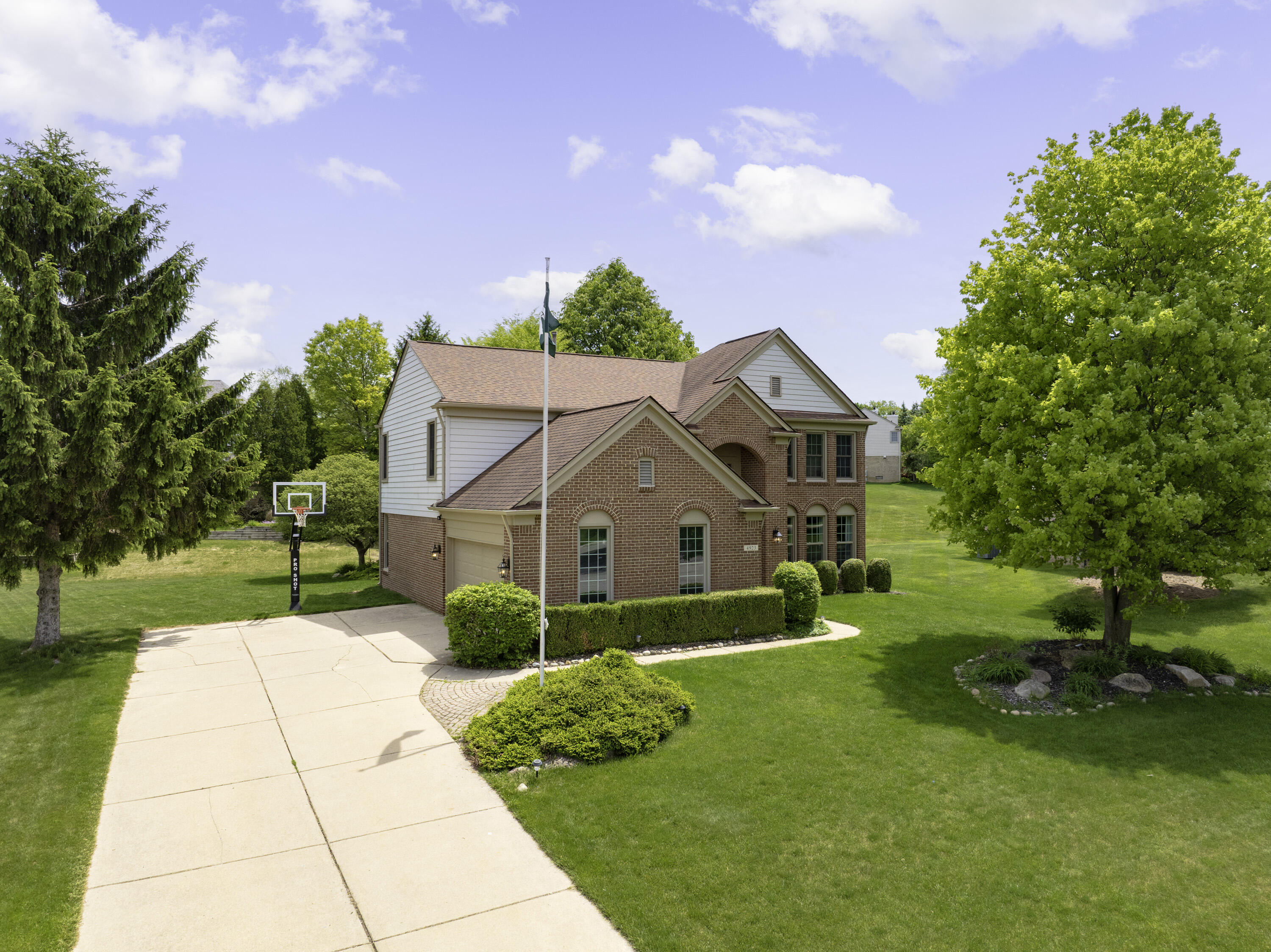 4923 Lexington Ct 01