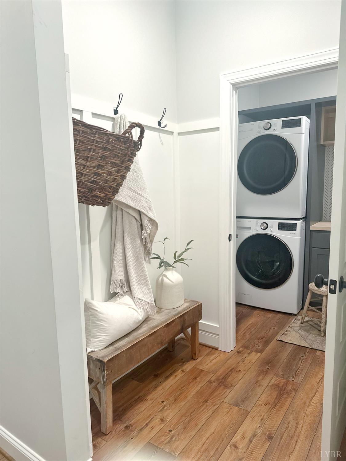 4969 Otterville Road Goode, VA 24556 - Photo 59 of 69 a living room with furniture and a rug