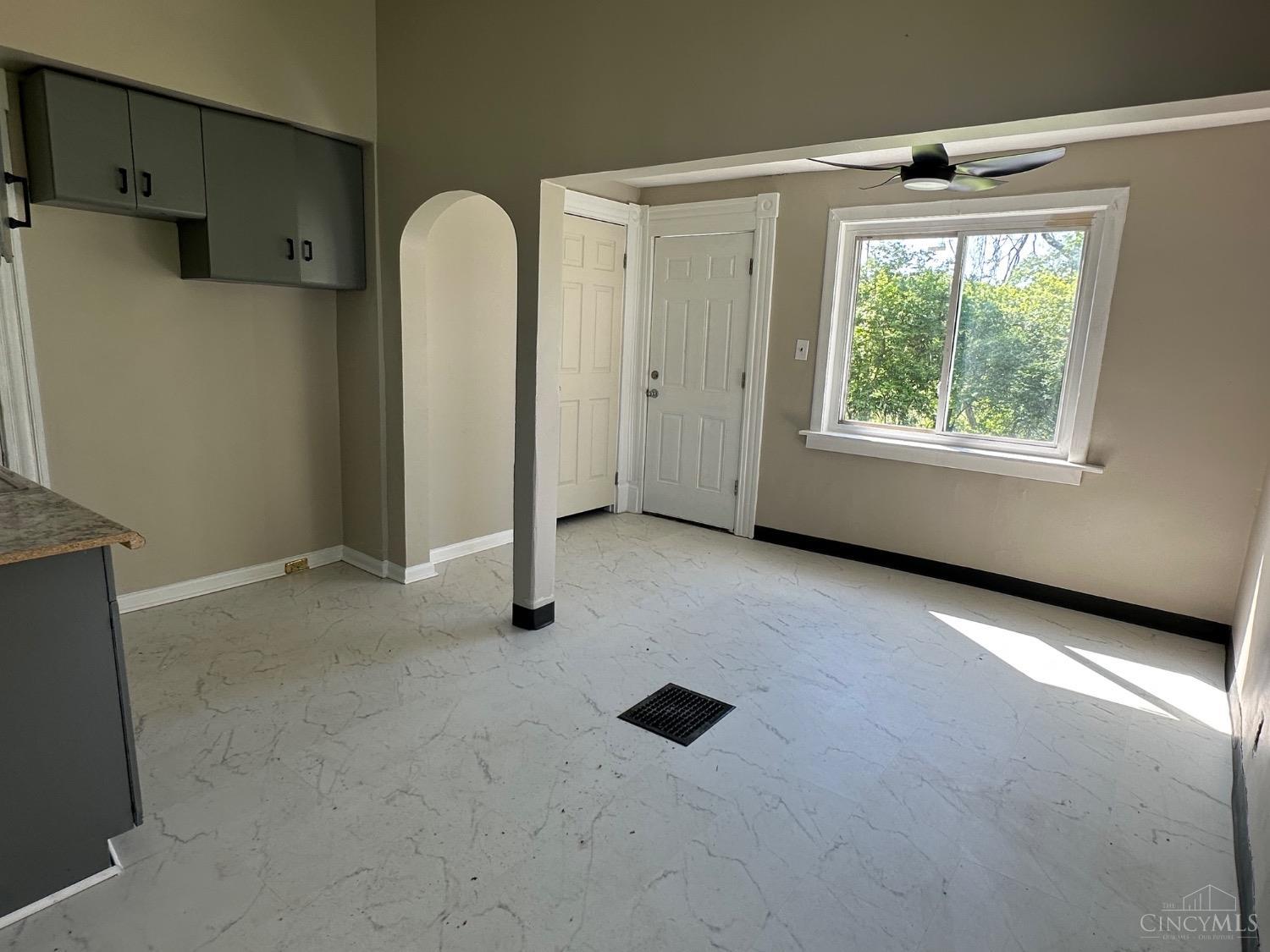 3151 River Road Cincinnati, OH 45204 - Photo 10 of 26 First floor (1 bedroom unit) kitchen and eat in dining room.