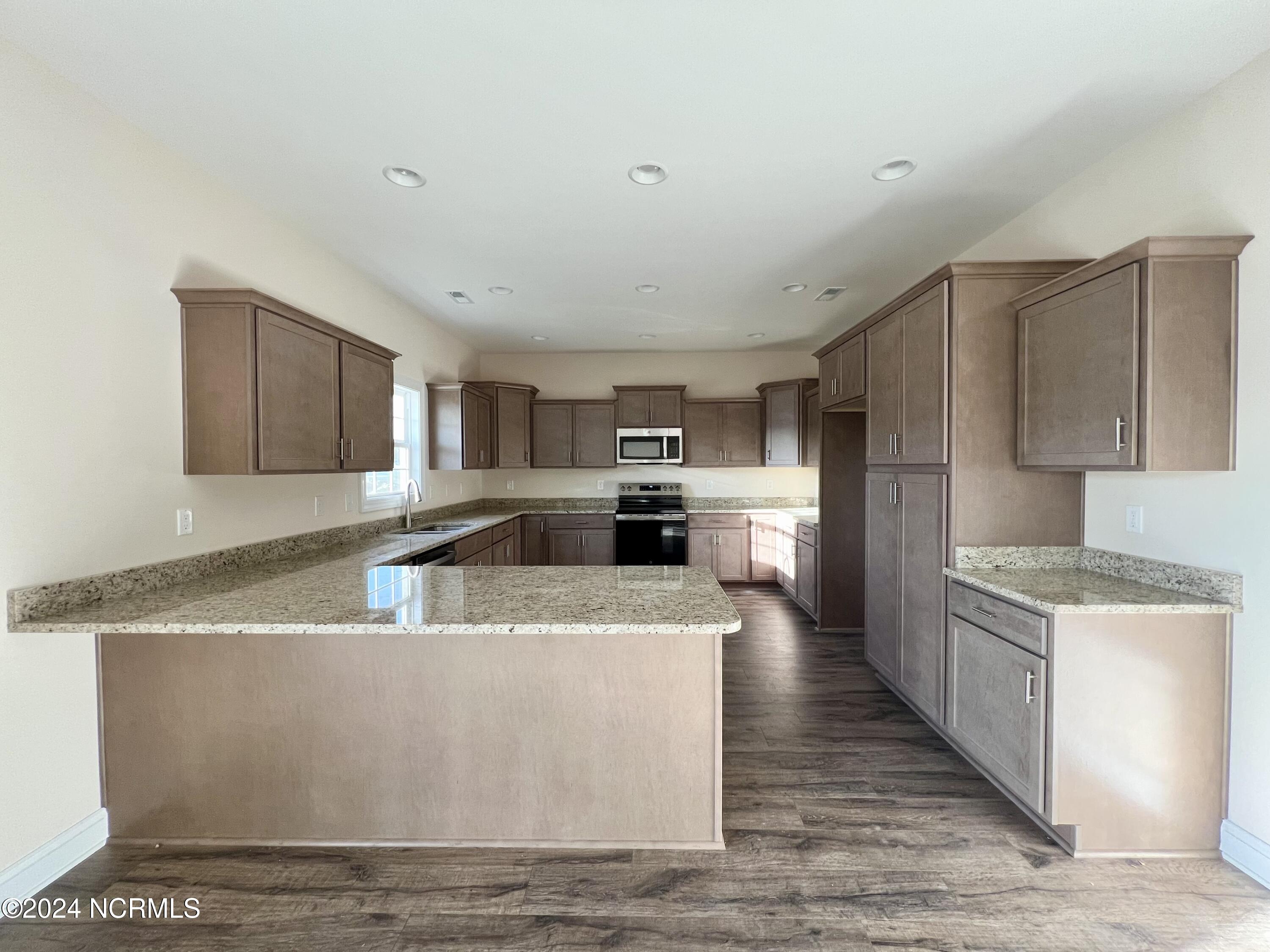 3000 Sharpnose Street New Bern, NC 28562 - Photo 10 of 51 IMG_6657