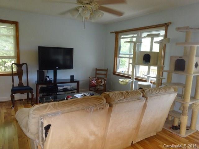 364 Country Road Franklin, NC 28734 - Photo 3 of 12 Gallery Image 3