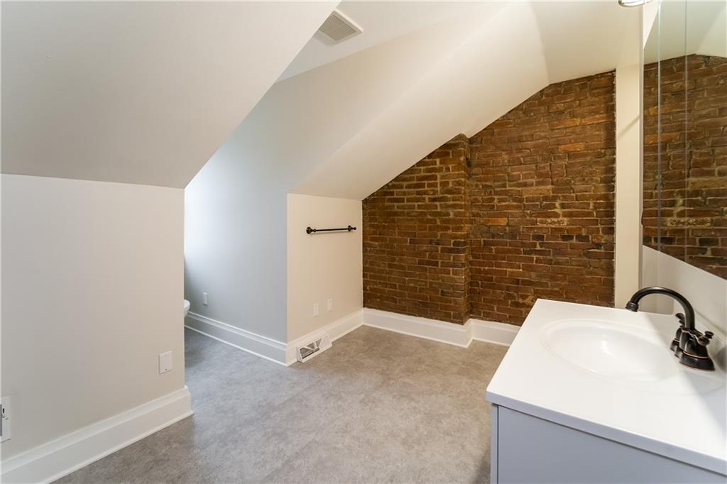 5143 Carnegie Street Pittsburgh, PA 15201 - Photo 16 of 19
