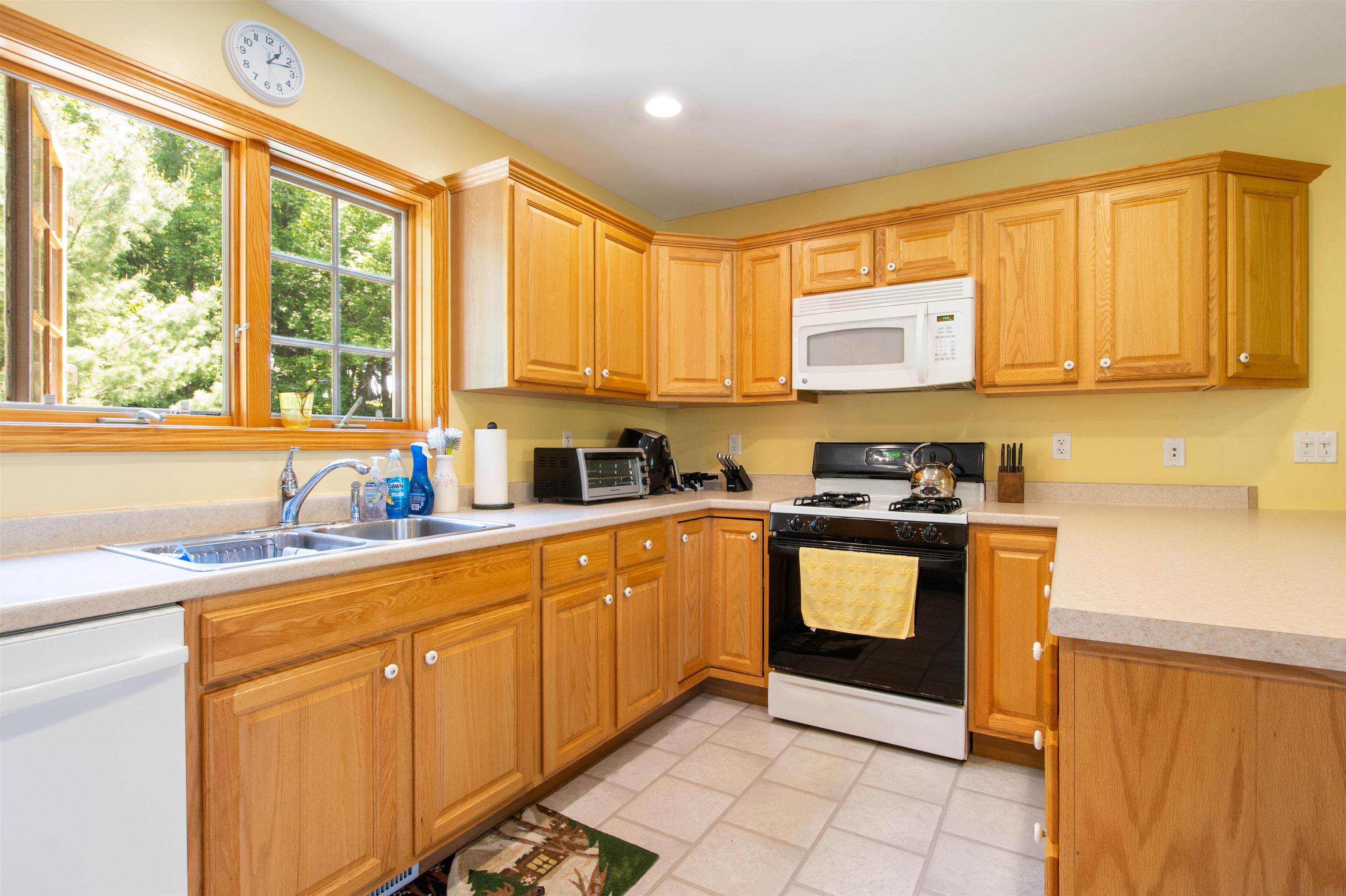 2006 Hutchins Street Berlin, NH 03570 - Photo 19 of 55