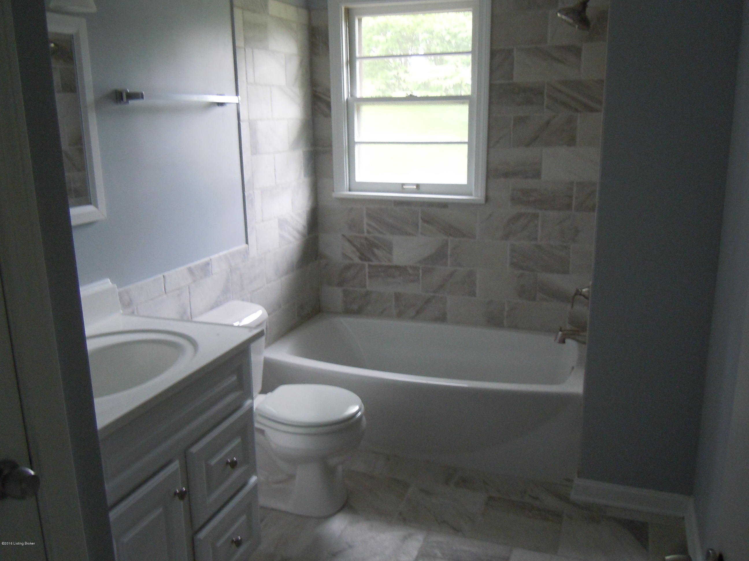 2024 Janlyn Road Jeffersontown, KY 40299 - Photo 16 of 27 DSCN4354