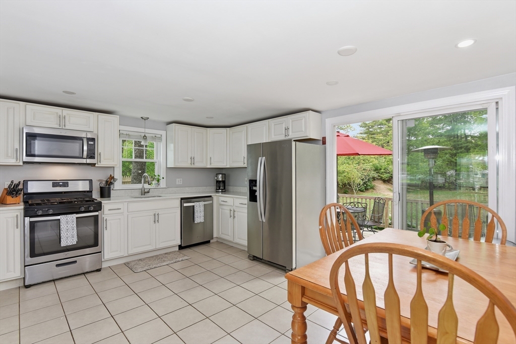 38 Barker Road East Wareham, MA 02538 - Photo 8 of 29