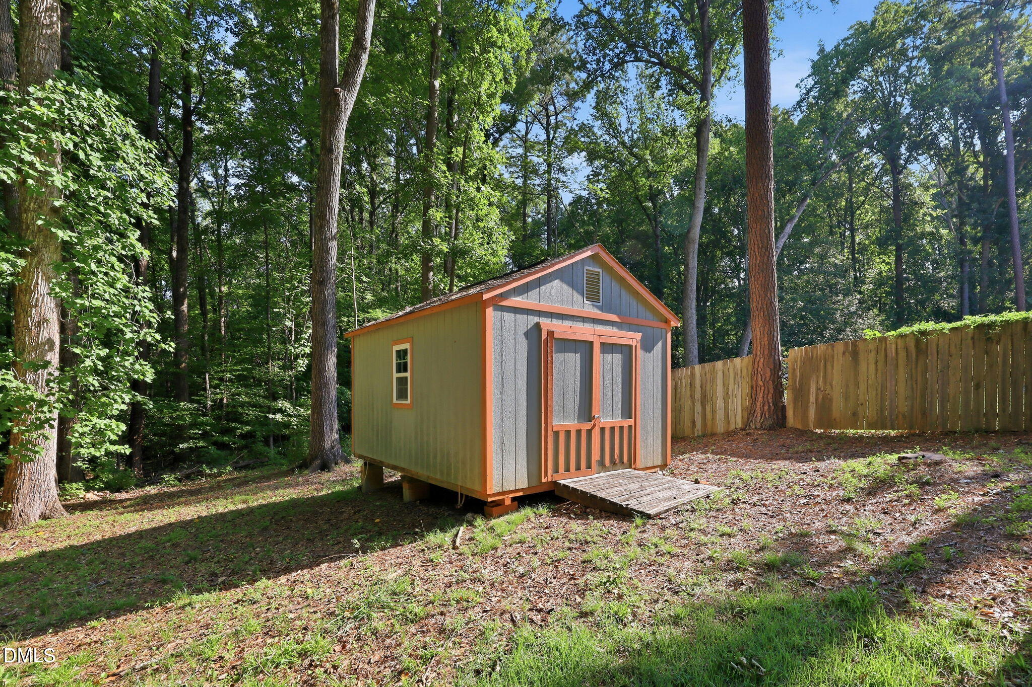 11129 Lakeshore Drive Raleigh, NC 27613 - Photo 30 of 32 Storage shed