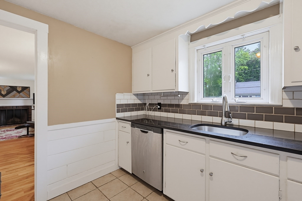 67 Branch Road Weymouth, MA 02190 - Photo 7 of 41