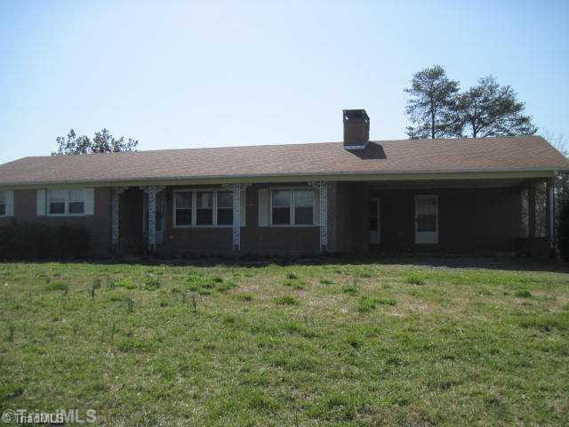 403 Liveoak Road Reidsville, NC 27320 - Photo 1 of 8 Exterior Front.