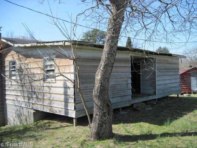 403 Liveoak Road Reidsville, NC 27320 - Photo 6 of 8 Workshop.