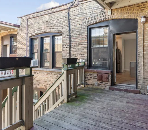 $2,954 | 1062 West Glenlake Avenue, Unit 2, Chicago, IL 60660