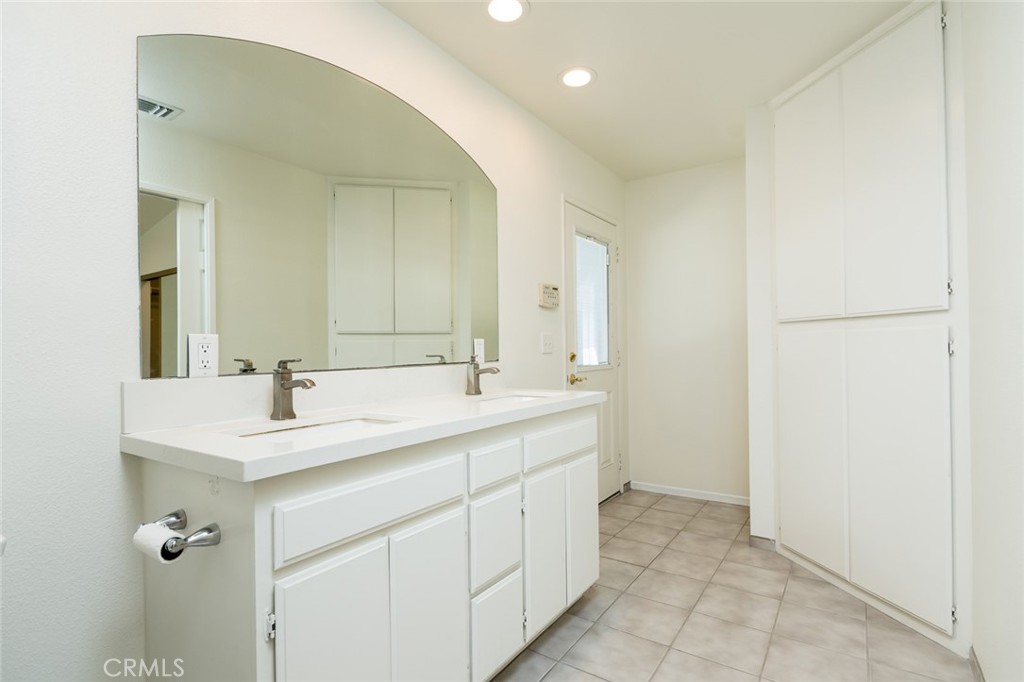 24218 Dalgo Drive Valencia, CA 91355 - Photo 32 of 62