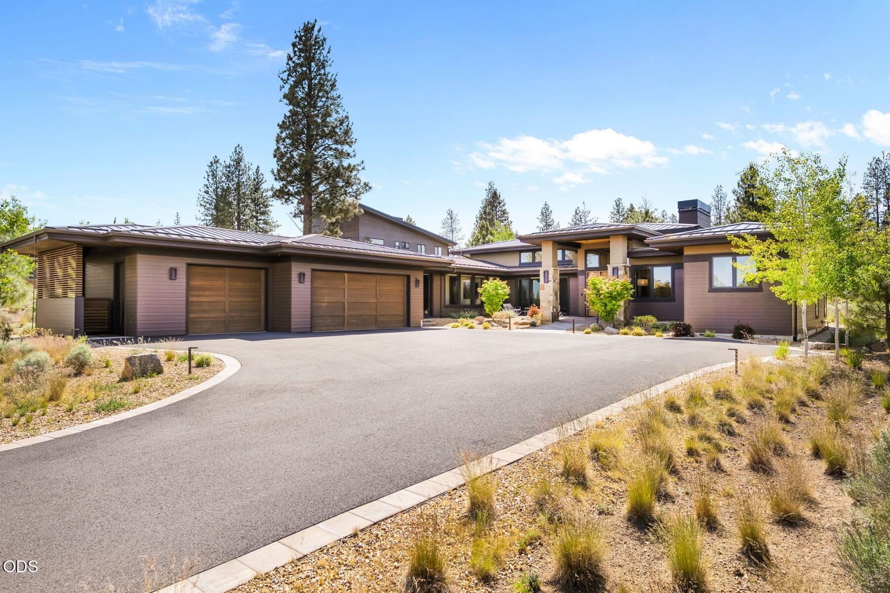 61317 Southwest Bonneville Loop Bend, OR 97702 - Photo 11 of 59