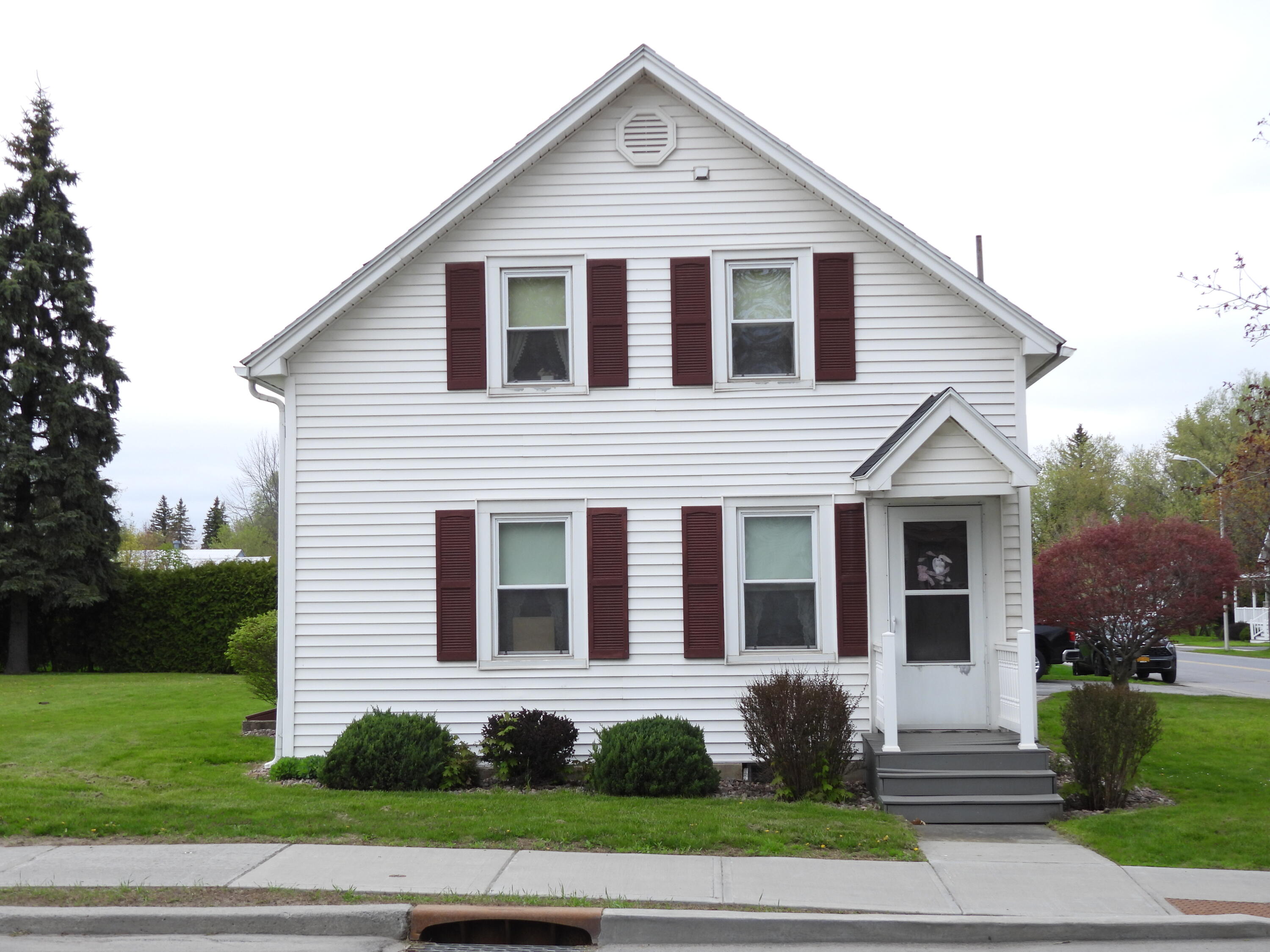 122 Maple Street Rouses Point, NY 12979 - Photo 2 of 26